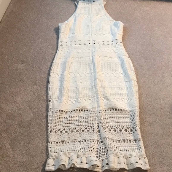 Beautiful white halter embroidered dress - Picture 4 of 6